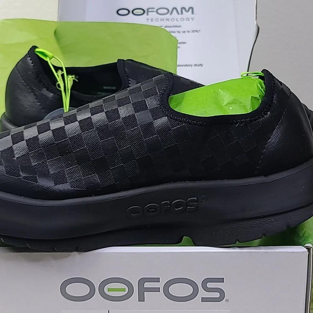 Men's OOFOS Slip On Shoes Size 9M Black Canvas  Checker Print Athleisure Gym Fun - Picture 4 of 6